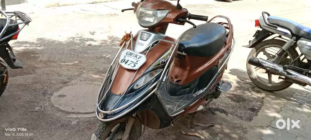 Scooty pep સેલ્ફ સ્ટાર્ટ ગાડી ટોપ કન્ડિશન
