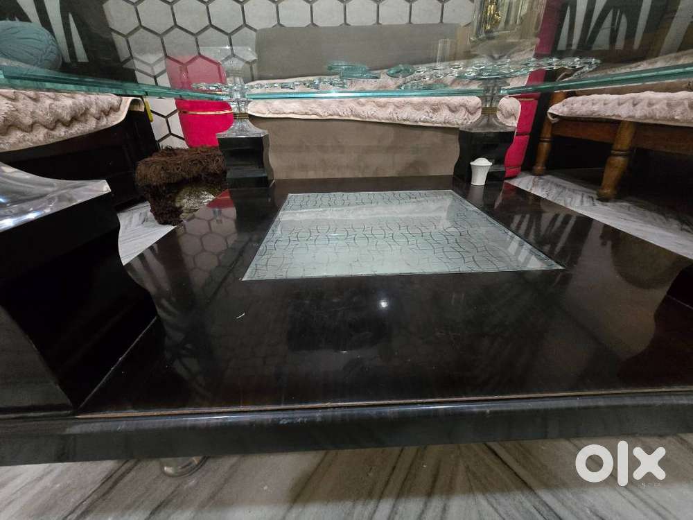ALL GLASS CENTRE TABLE 39 BY 39 INCH