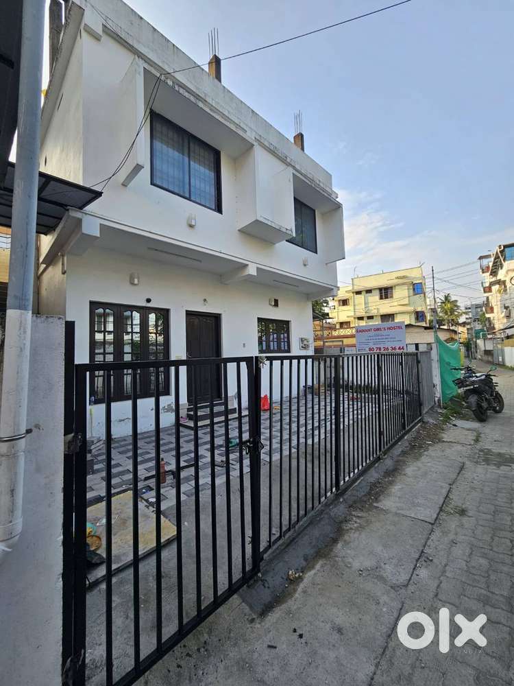 RADIANT GIRLS HOSTEL, PANAMPILLY NAGAR