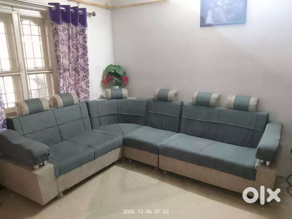 L-shaped Corner Sofa set in Excellent Condition