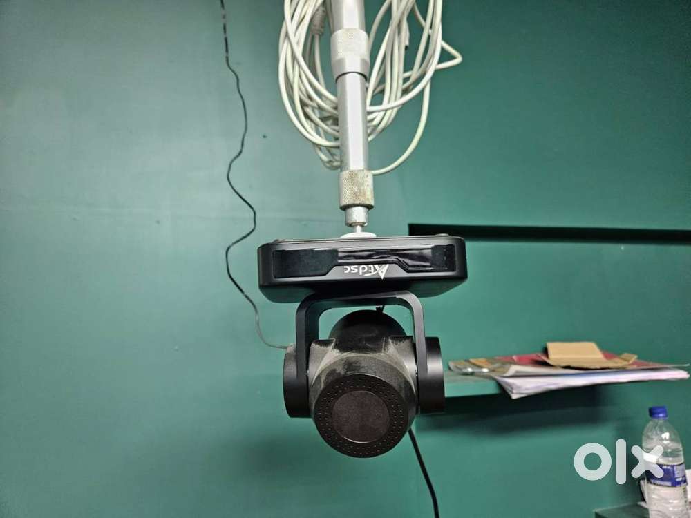 Video camera with auto face detection