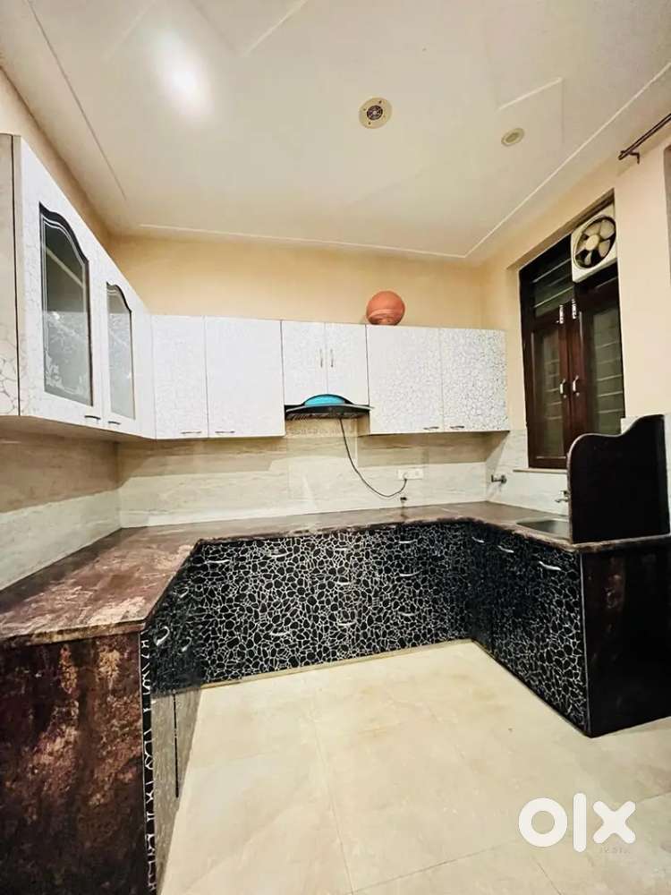 2+1 Semi Furnished 1St Floor किराये पर खाली है Sector-62-64-65 में