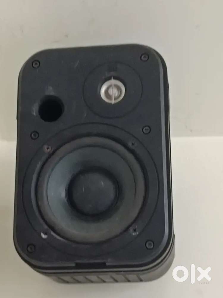 Jbl bookshelf speakers