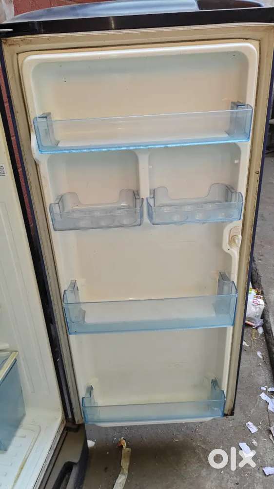 Single door inverter refrigerator