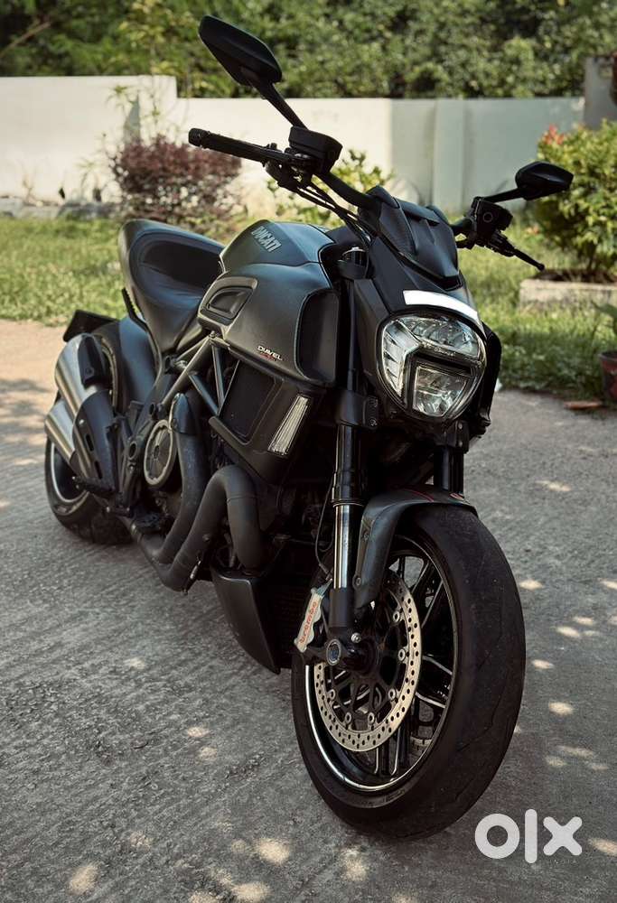 Ducati Diavel Matt Carbon Dark Stealth Edition