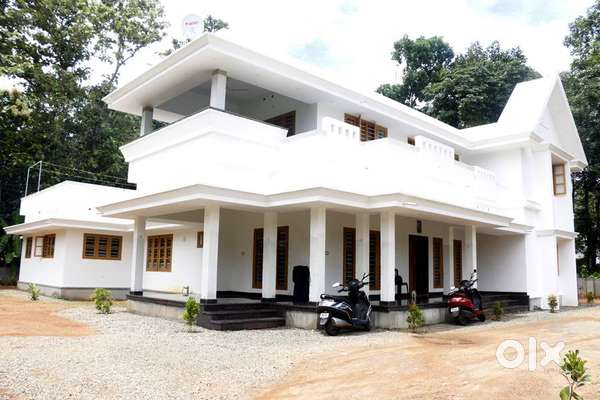 House 5 bed 4750 sq feet 22 cent near Ettumanoor 1.80 crore