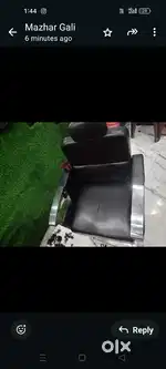 New brand saloon kursi 11000 ki 5 mahine purani h bs shop Khali kr rhe