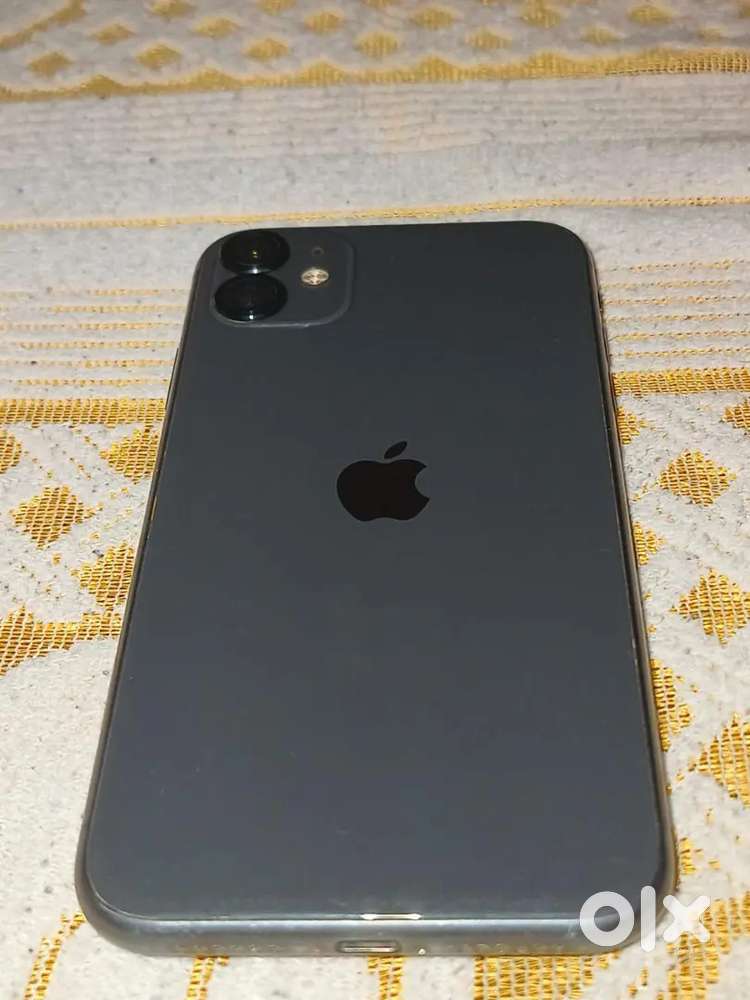 iPhone 11 h 64 gb h 1x camera thoda hila h