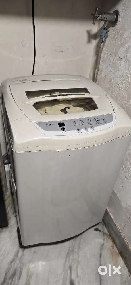 SAMSUNG WASHING MACHINE. 3 TO  YEARS OLD FULLY AUTOMATIC .