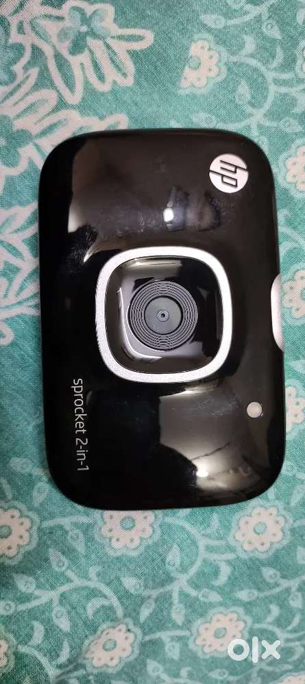 Instant photo camera