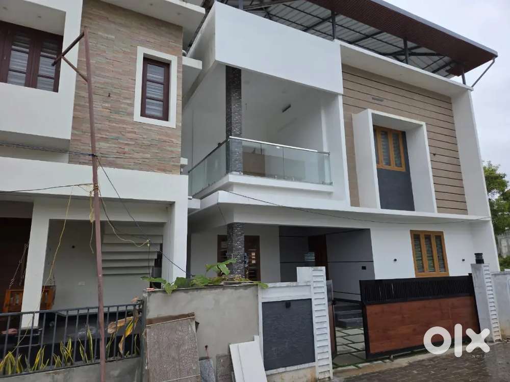 2 bhk semi furnished house for rent at kakkanad near bmc college