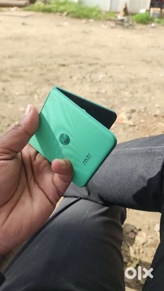 Motorola razr 60 2 months old