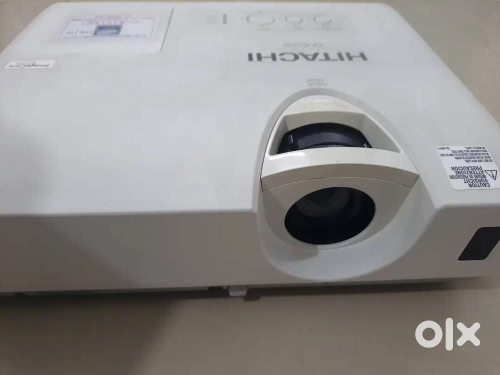 Hitachi rx 250 projector 30 - 300 inch screen size