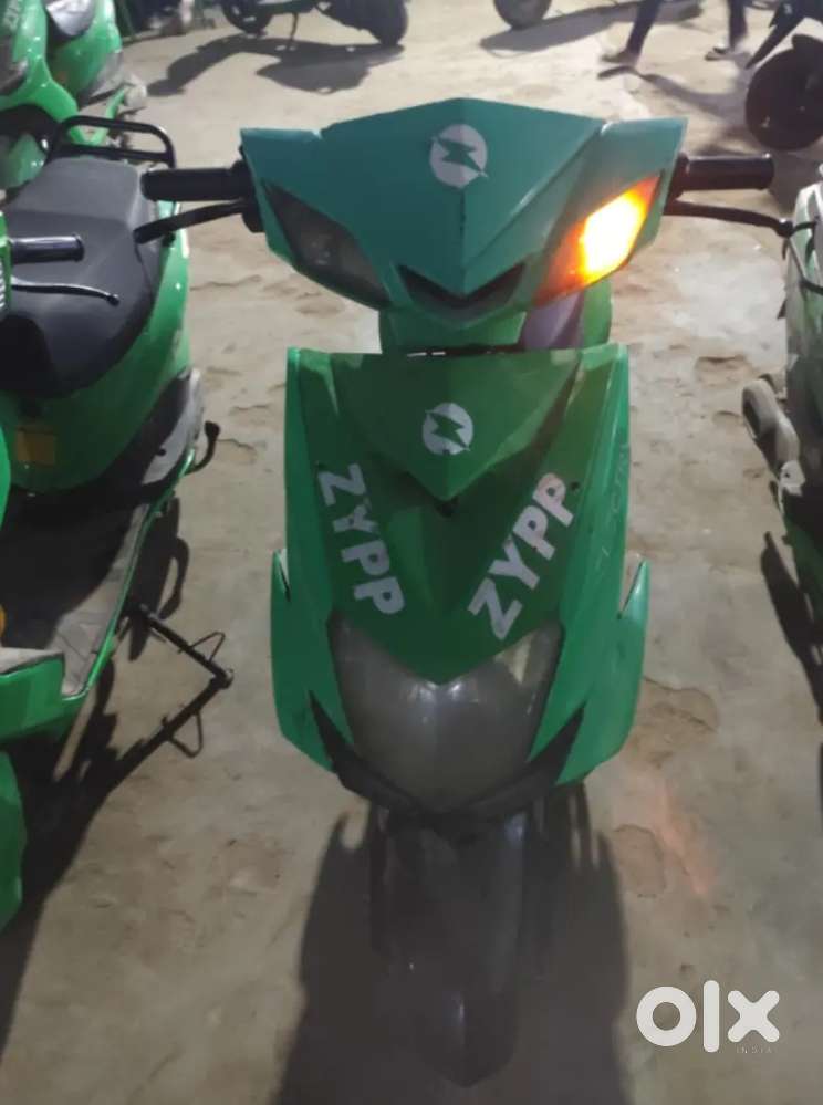 Zyp scooty  rental  ( weekly rental ) id or without jese bhi lena hoe