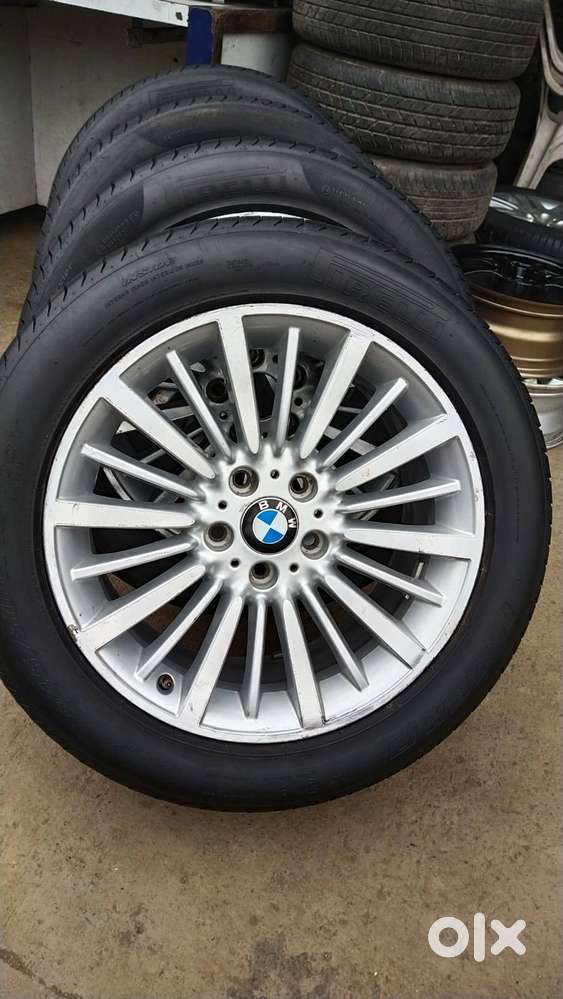 BMW ALLOY WHEELS 18 INCHES WITH TYERS (VERY GOOD CONDITION)