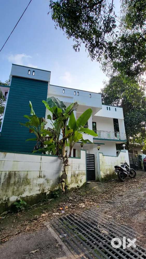 4 cent new house for sale at kariyavattom Greenfield stedium