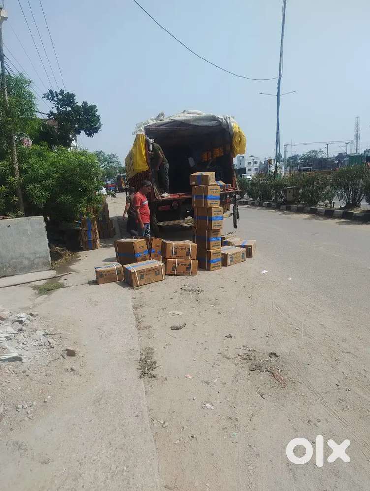 Sports line's ka garments aata h uska management karna hai.