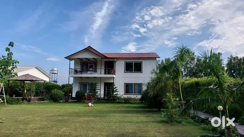 Farmland/farmhouse for sale in a developed society