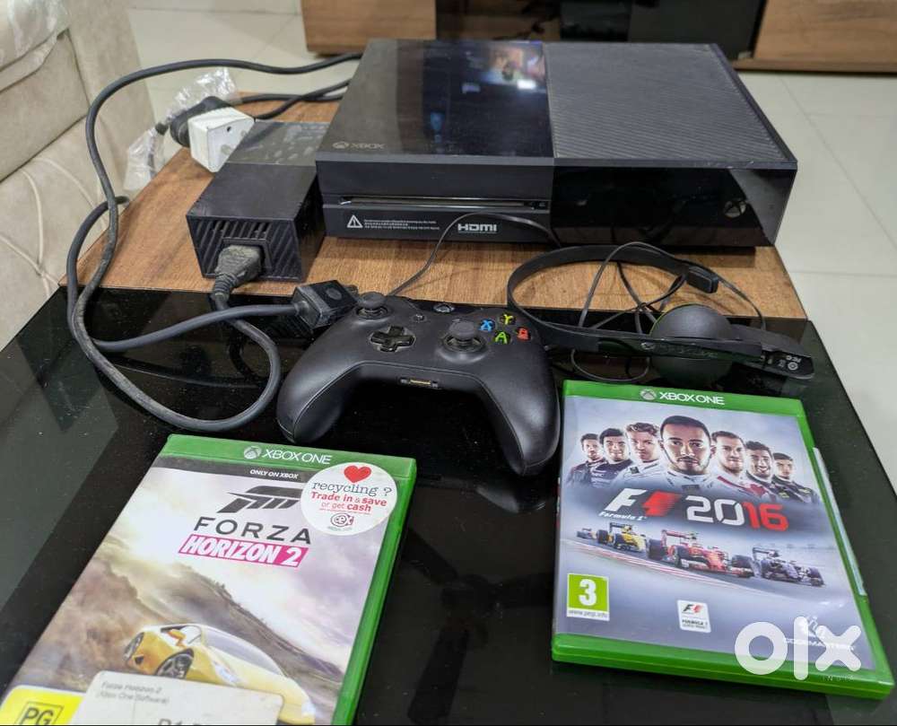 Xbox One Halo Edition 500GB with Kinect + Games – Like New – Original