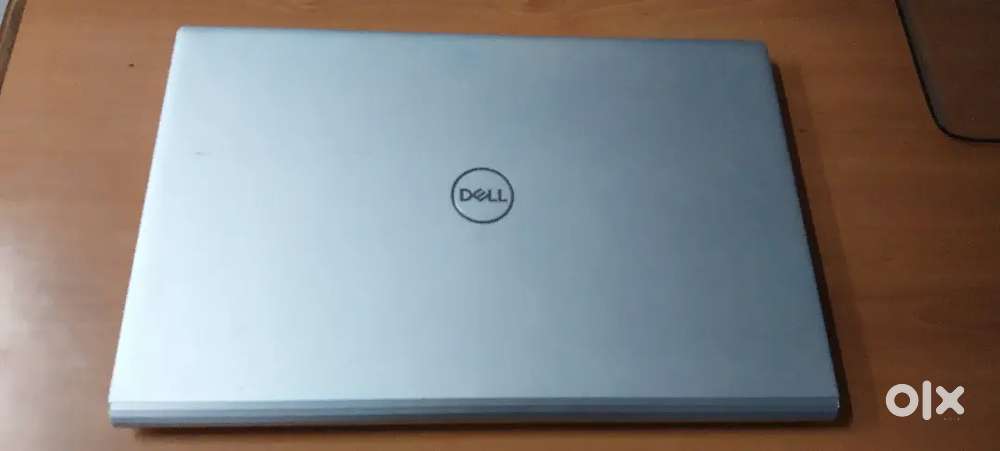 Dell Inspiron 15-7000 Series -
7501