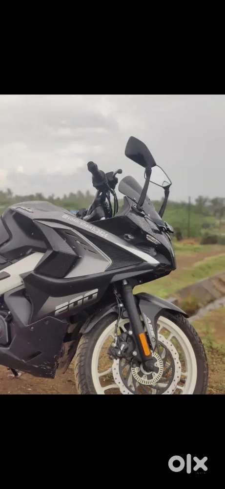 Bajaj Pulsar Rs 200