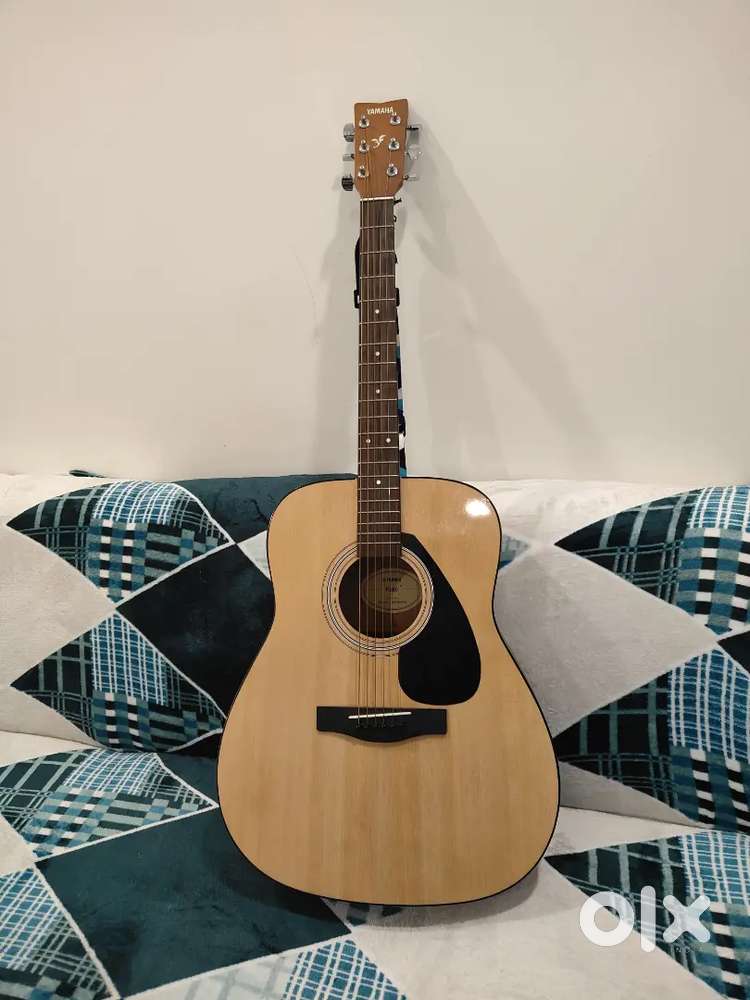 Acoustic Guitar Yamaha F280
