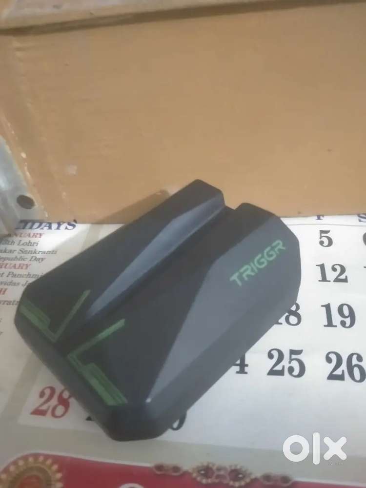 Earbuds of trigger