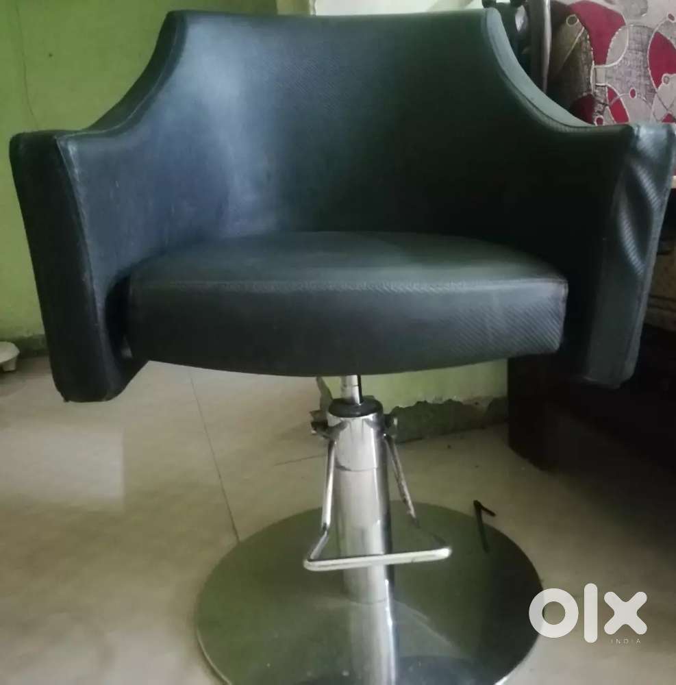Hydraulic salon chair