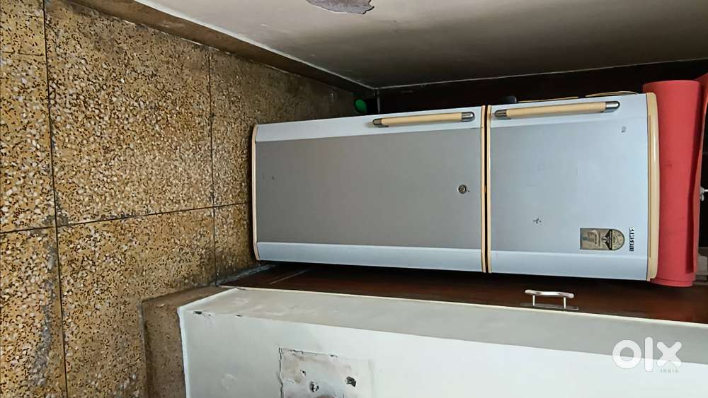Samsung Fridge perfect condition 232 li
