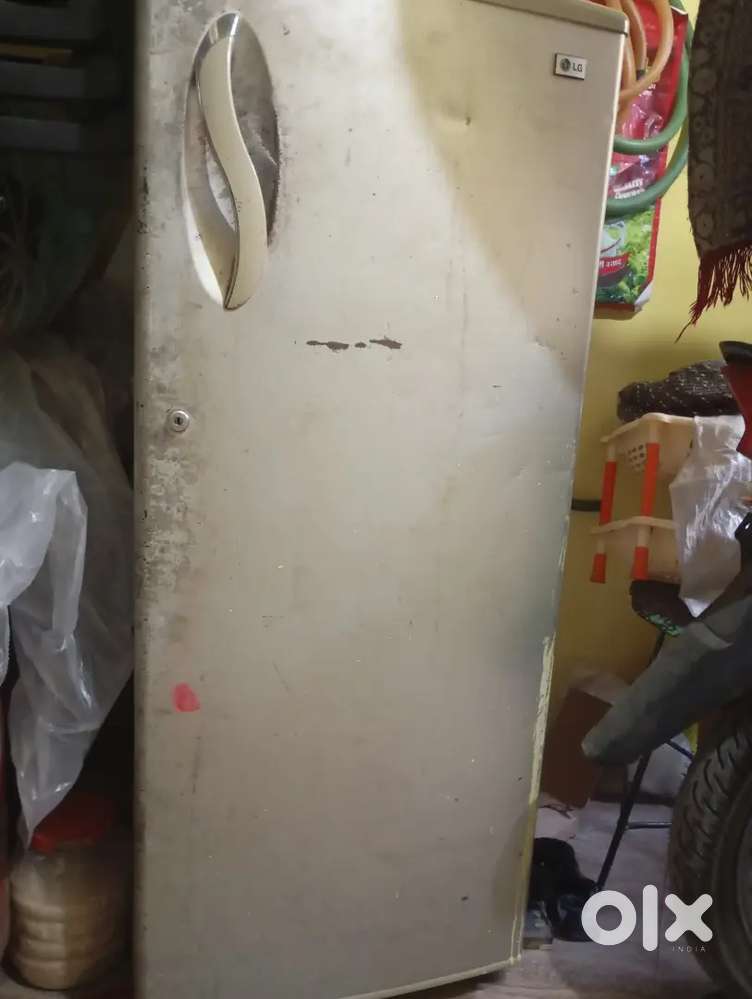 second hand fridge bechna hai