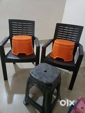 Brand new 2 Chairs and 3 stools