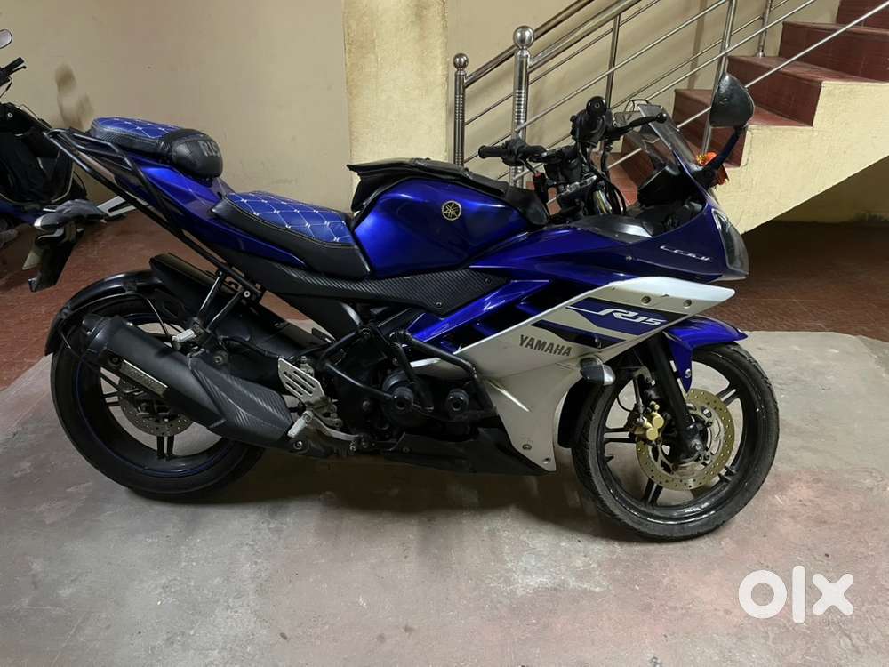 R15 v2 sales 92k full showroom serviced