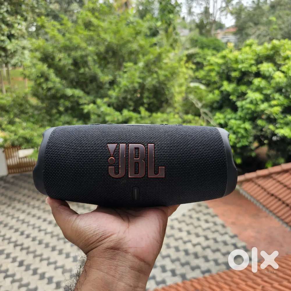 JBL CHARGE 5 - BLACK