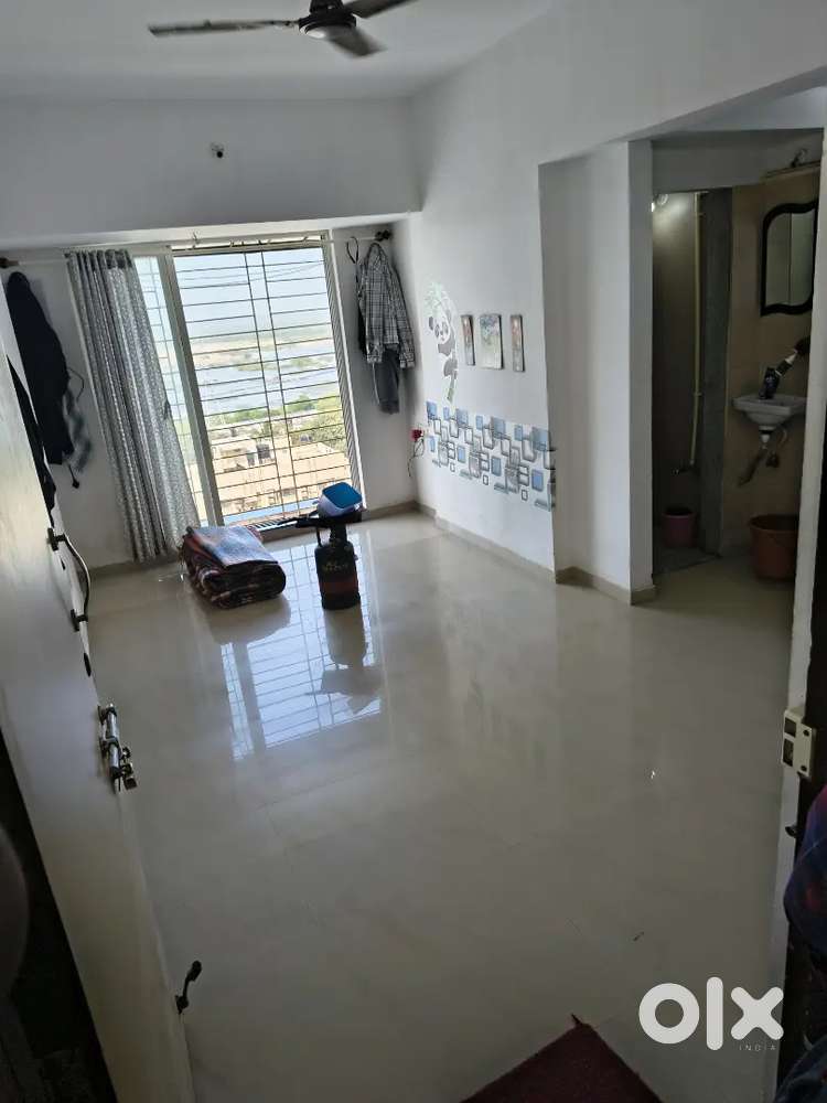 Faltemate needed, 1 bhk falt is located in bangur nagar metro station