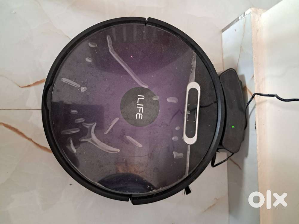 Robo vacuum cleaner ILIFE 6 months old