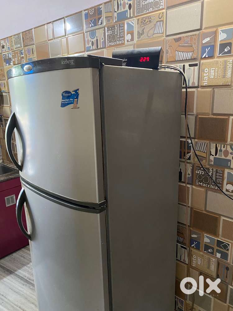 Whirlpool 310L fridge with Stabilizer