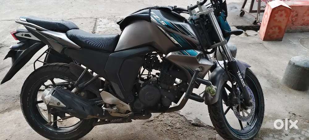 Yamaha fzs v2 2018 good running condition
