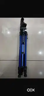 CAMERA AND MOBILE TRIPOD