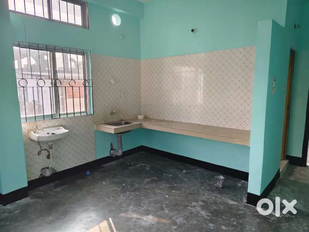 Independent One BHK RCC part House with attached B/K at Six Mile,Vip R