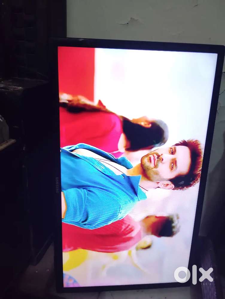 Samsung 32 inch non smart led tv good condition non smart...