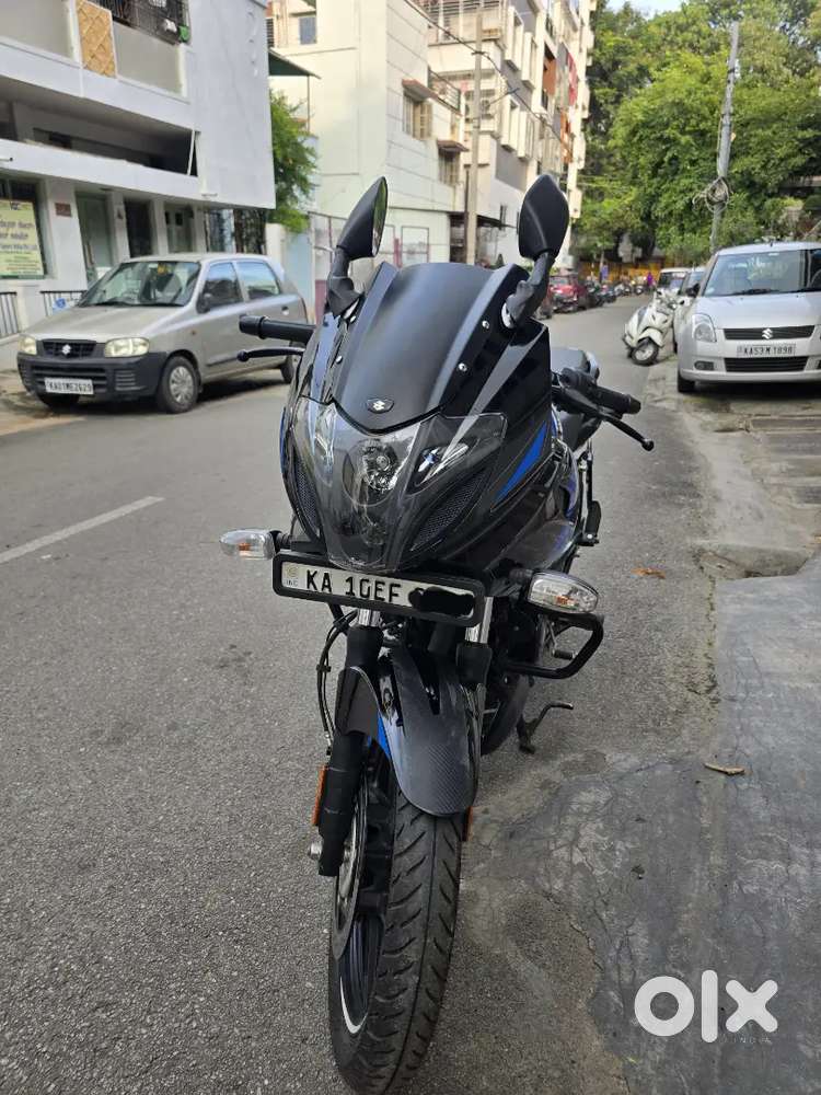 Bajaj Pulsar ABS 220F
