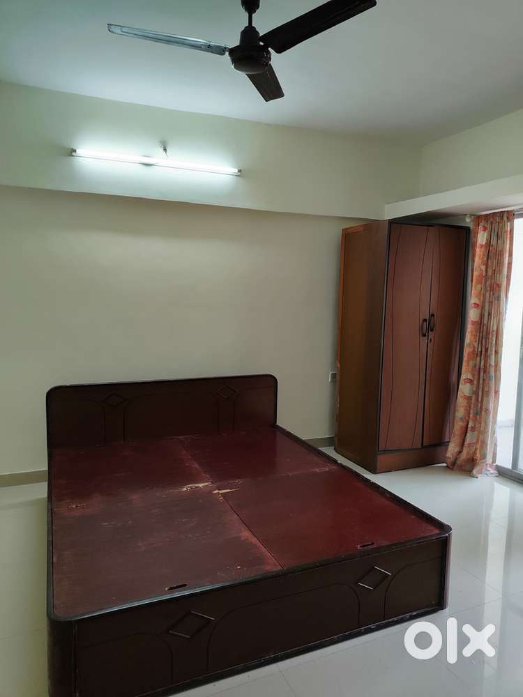 King size wooden bed
