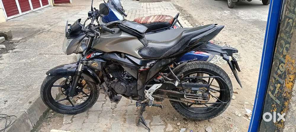 Suzuki Gixxer SF