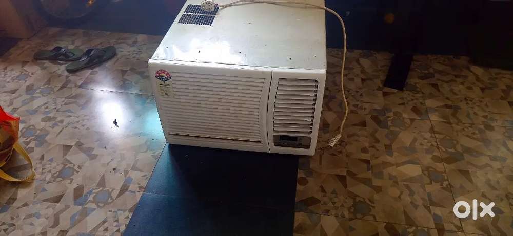 AC 5 star LG 1.5 ton with remote control