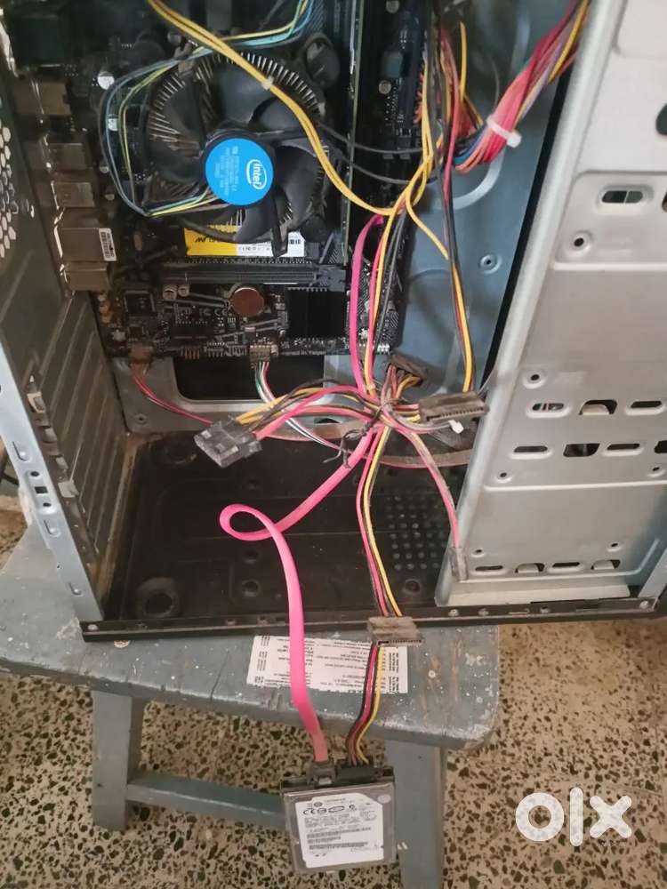 Desktop computer i5 10th gen 8GB RAM