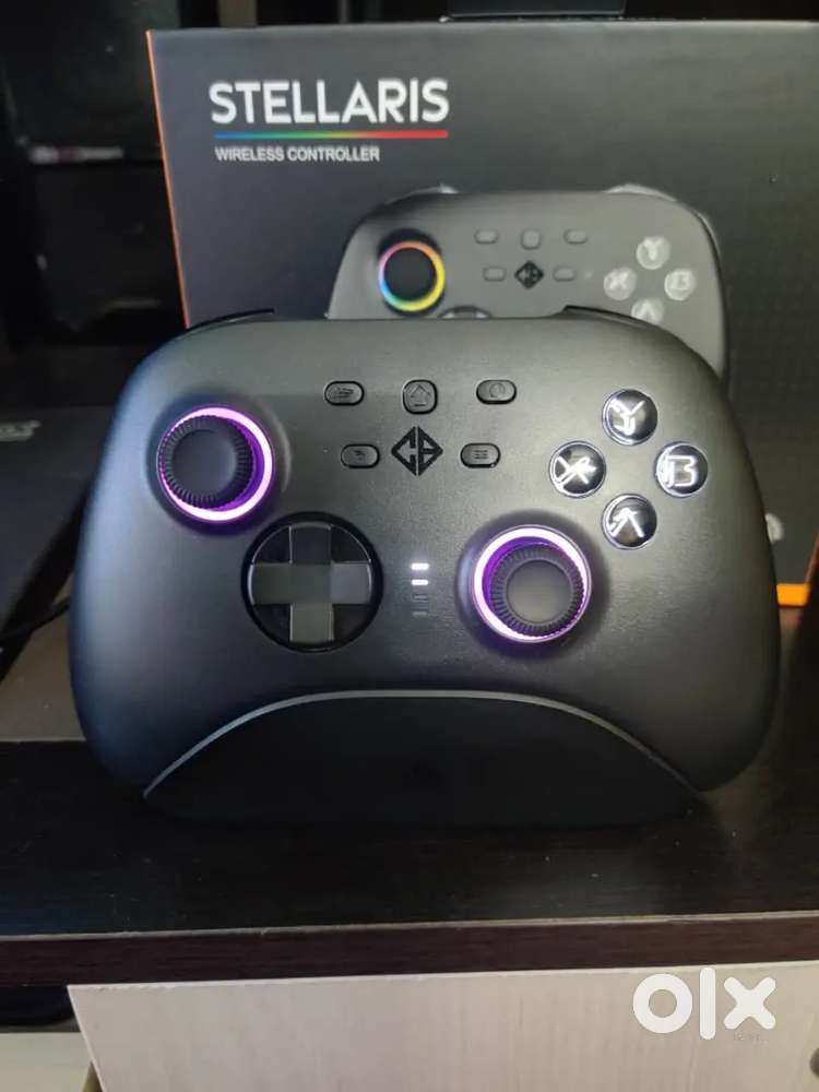 COSMIC BYTE STELLARIS CONTROLLER and CHARGING DOCK