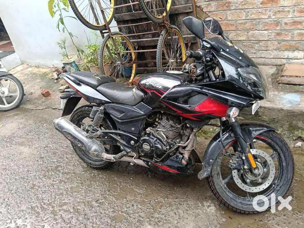 Bajaj pulsar 220 urgent bechna hai
