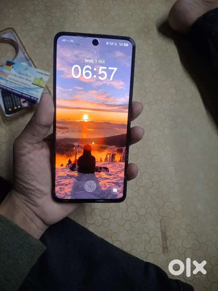 Oppo F27 in mint condition