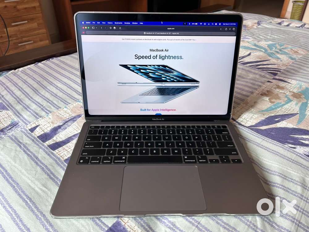 Super clean MacBook Air m1 Silver 8GB Ram 256GB SSD 85% battery health