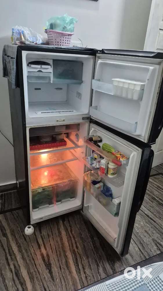 Samsung 236 Ltr Fridge , Double Door, 5 star Rated